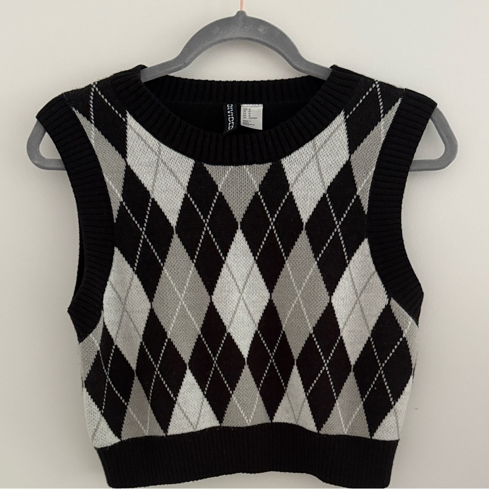 H&M argyle sweater vest